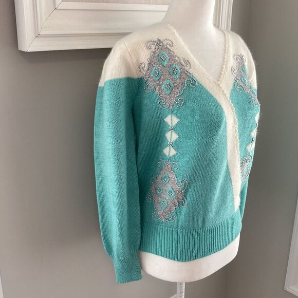 Vintage Jocelyn Smith Petites Angora Embroidered Blue Cream Vneck Sweater - Picture 4 of 12